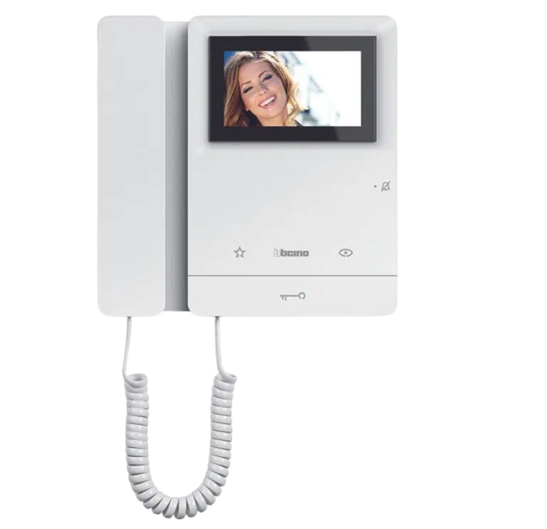 8a8370c1-c79a-4609-9910-280bf27b9792-Photoroom